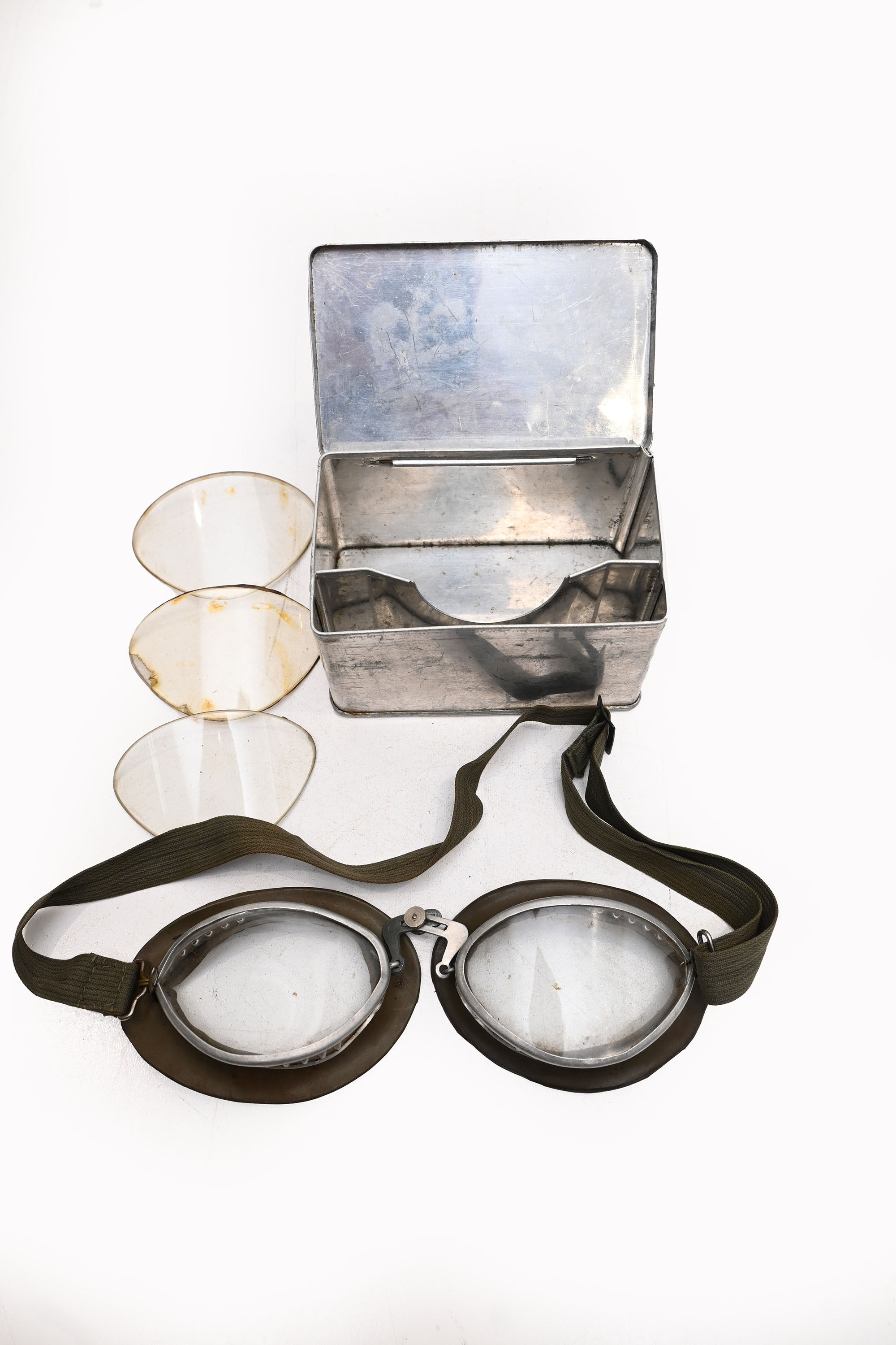 Wehrmacht (Heer) Kradmelderbrille in box