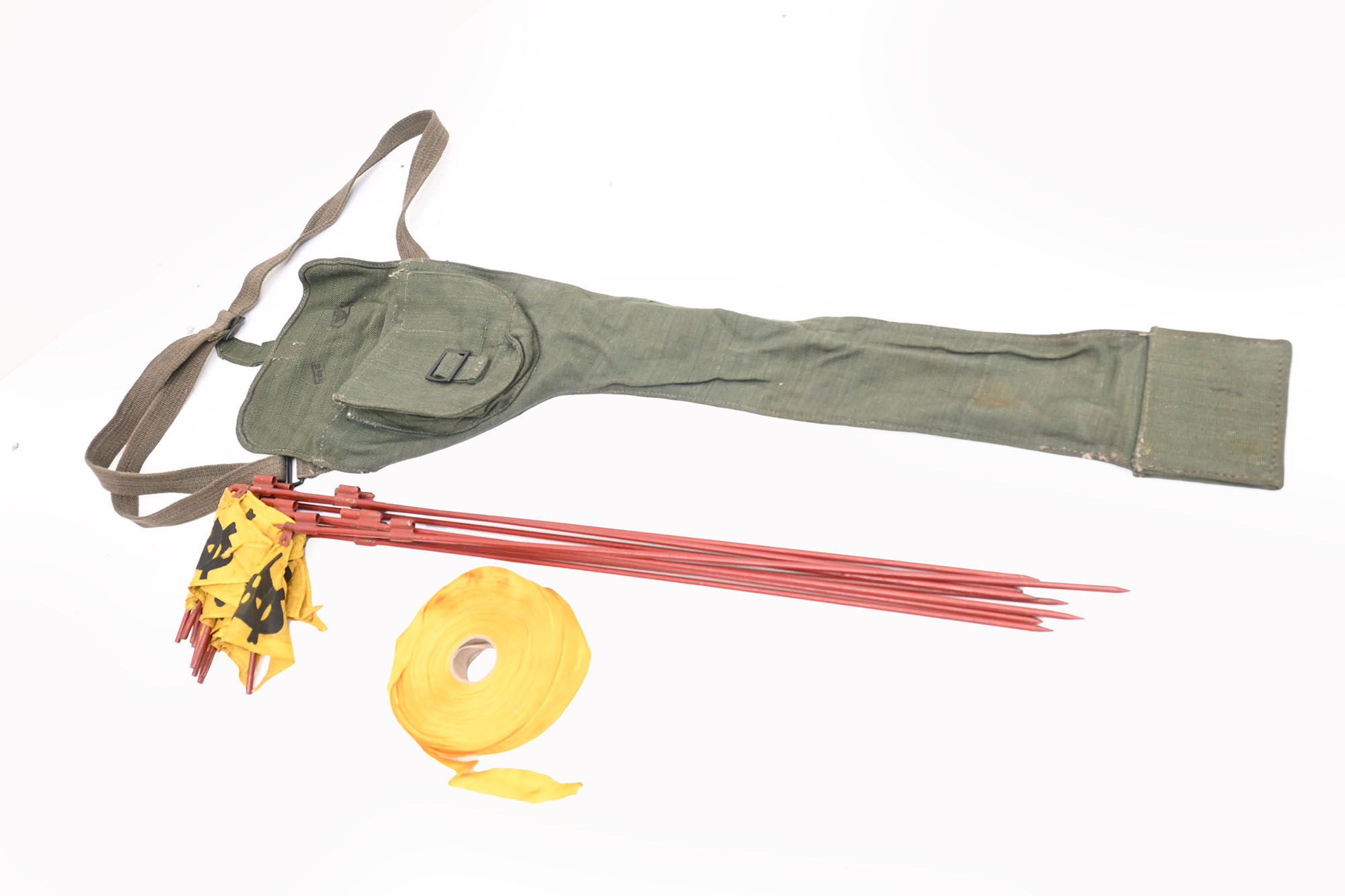 gas warning flag set with pouch.