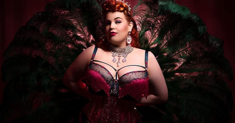 Finnish artist Lala L'More (32) tells me that she frequently tours internationally throughout the USA, the UK, Italy, and beyond. She began practising burlesque ten years ago and was among the youngest performers to dedicate herself to this form of artistic expression.