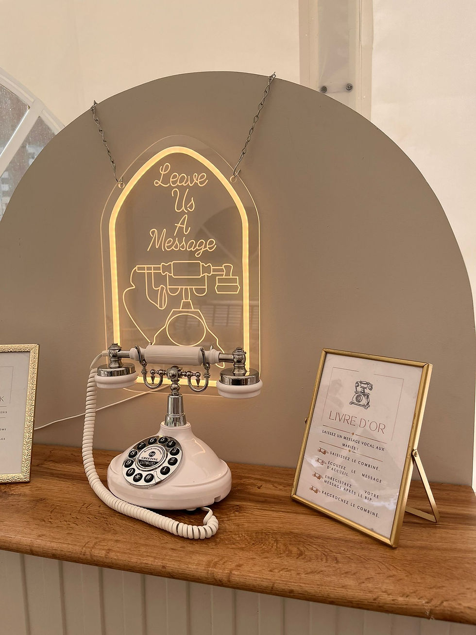 Miniature : Ensemble livre d'or audio et meuble de présentation