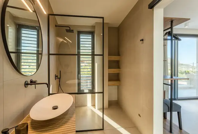 Bathroom upstairs.webp