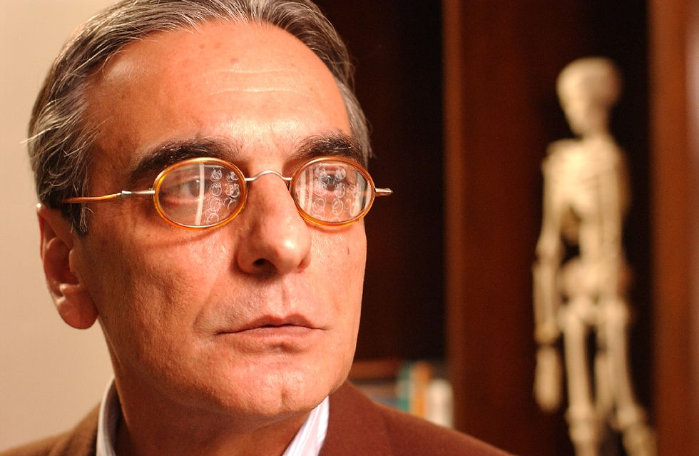 MV5BMDA3MjhjY2YtOTAyMS00ZDcxLWI1NDctZjU3