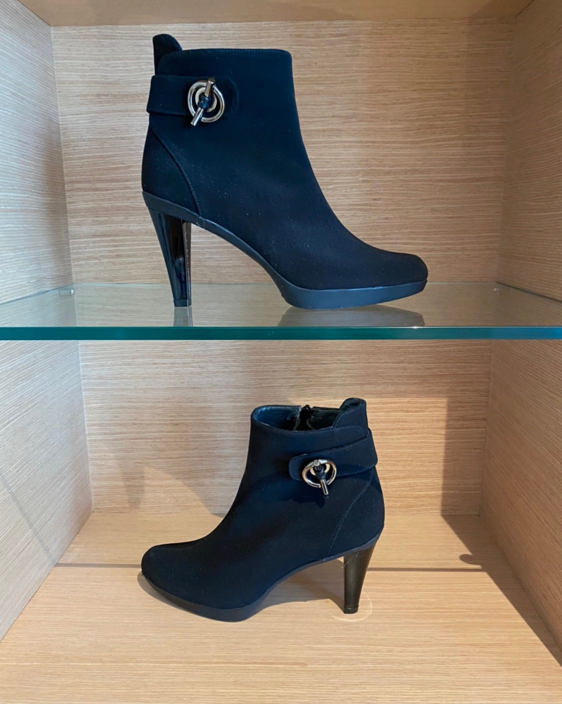 Stuart Weitzman booties size 7