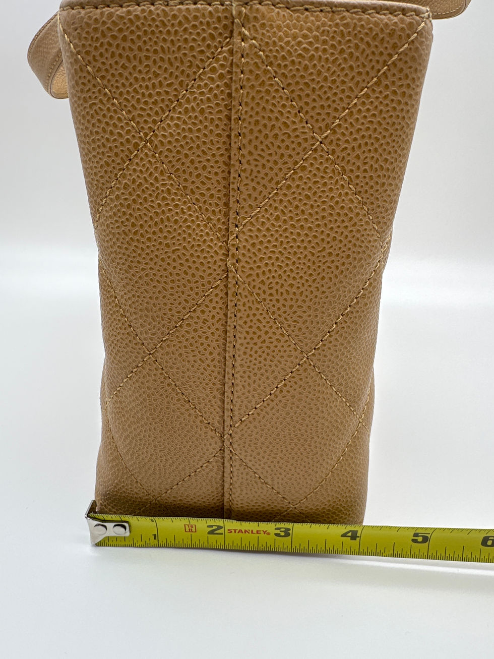 Thumbnail: Chanel Vintage Caviar Beige Shoulder Bag