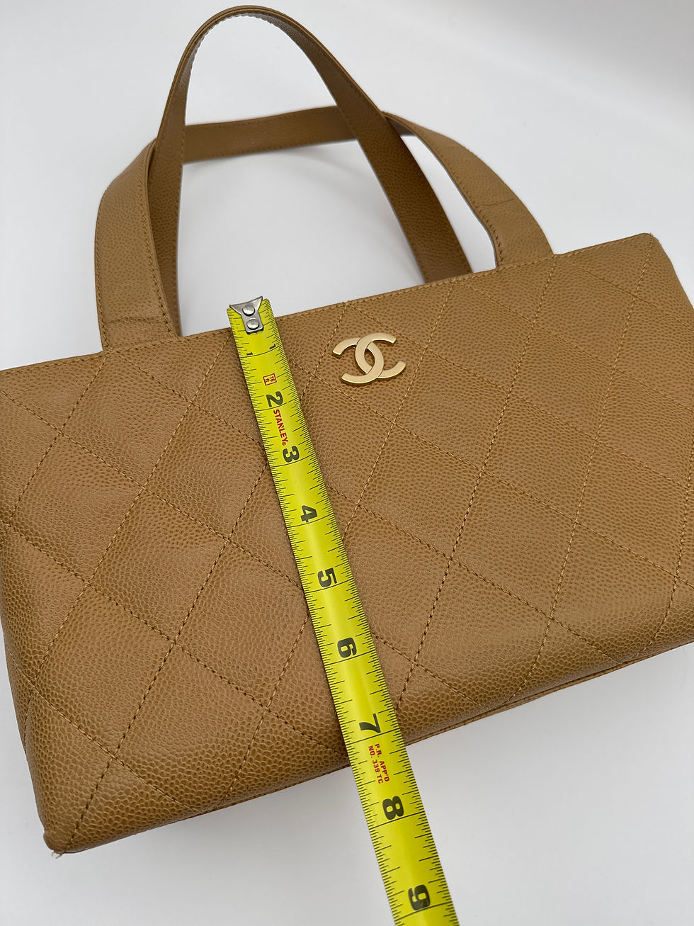 Thumbnail: Chanel Vintage Caviar Beige Shoulder Bag
