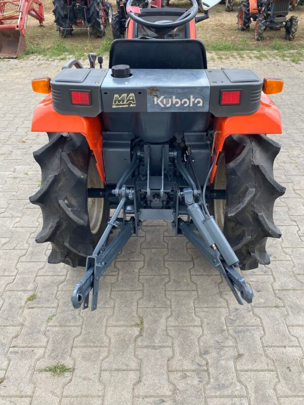Miniatura: KUBOTA Aste A15 *M924-01*