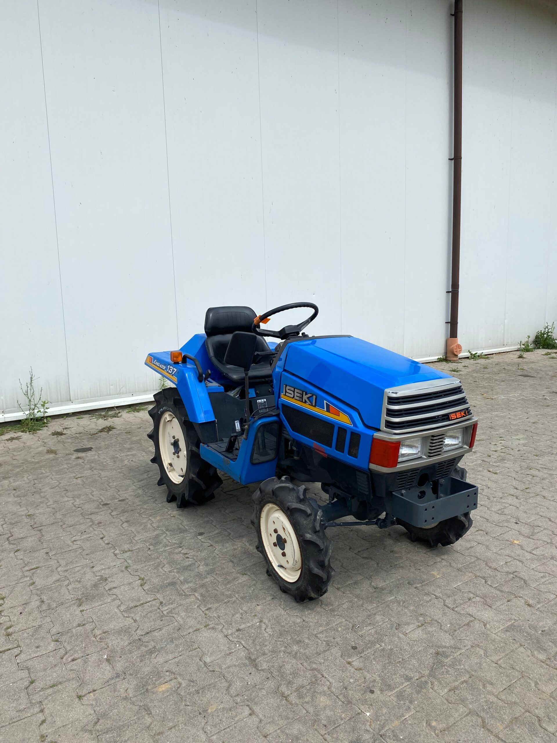 ISEKI LANDHOPE 137 *M1424-05*