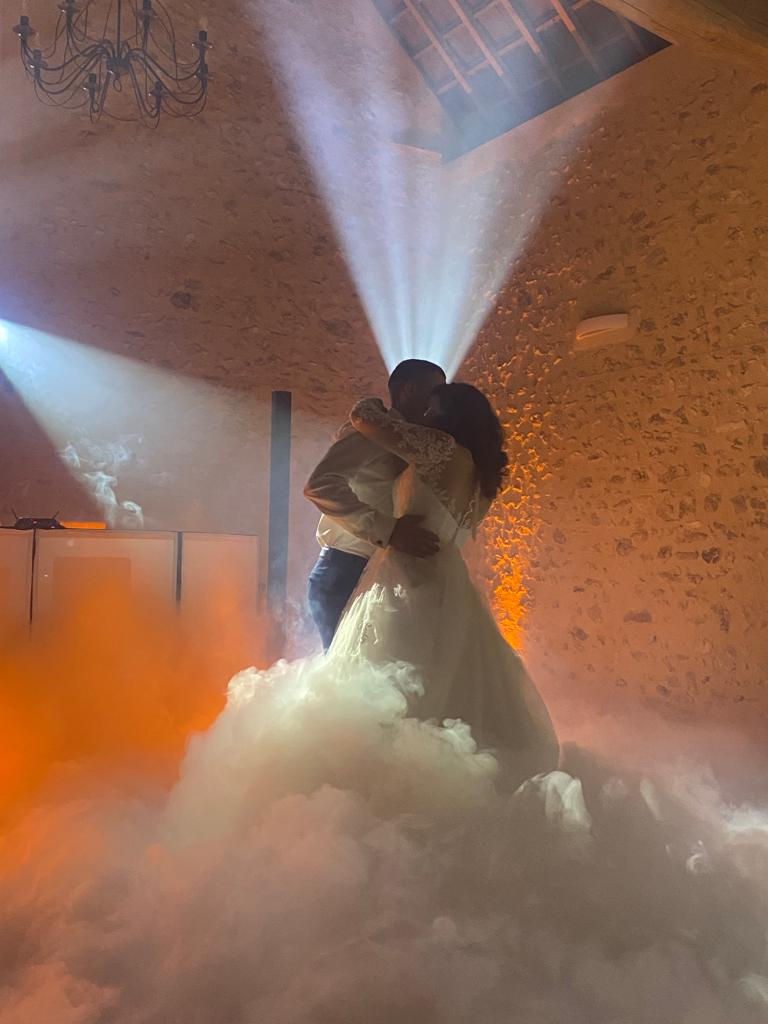 mariés lors d'un mariage de lesjteam dj