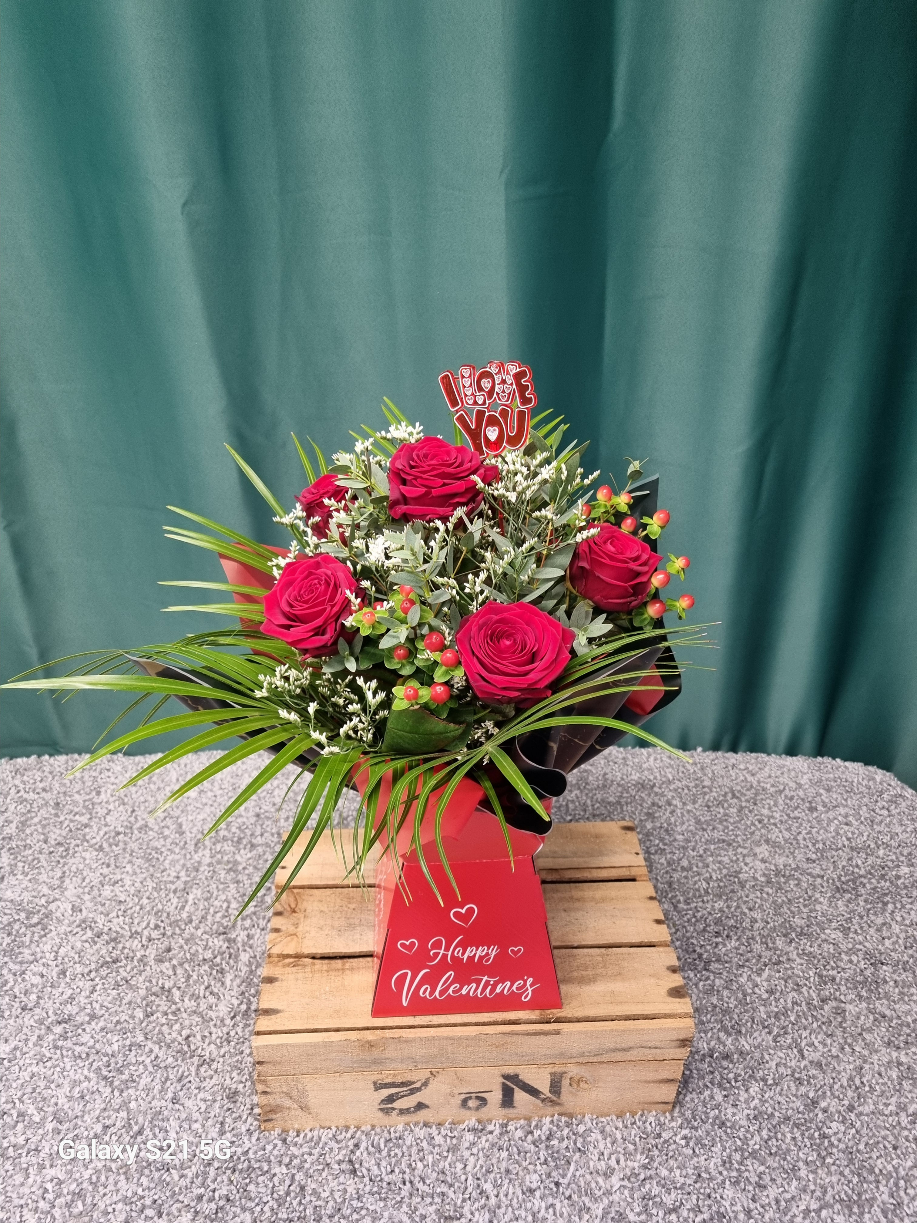 Valentine's 6 Roses Customers Choice (Pick your Rose Colour)