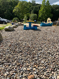 3_4_ New England River Rock Picnic Table.jpg