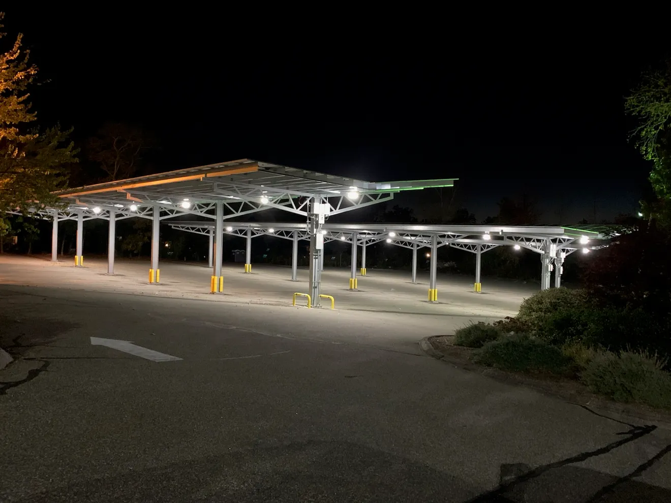 658fe2b0-099c-43d9-b0c5-546229042396-1231_ma_lexington_solar.webp