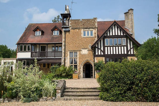 Farnham House Hotel Taxi Service in Farnham