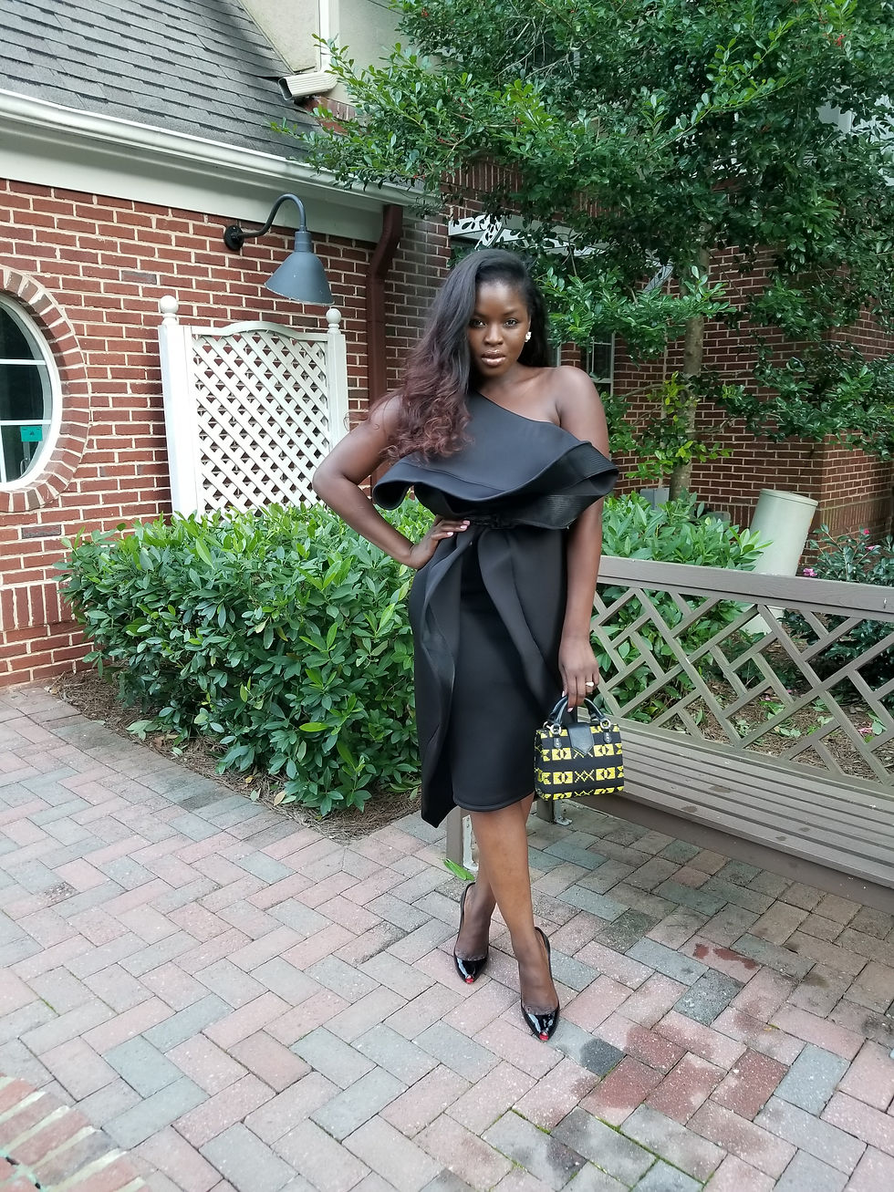 Thumbnail: "The Blaque" Statement  Midi