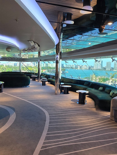 TOP SAIL LOUNGE