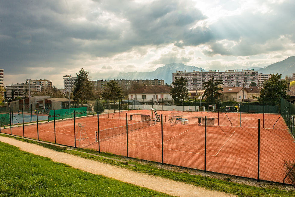 Courts extérieurs gazon