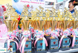 ขไาถ ตั้งโต๊ะ