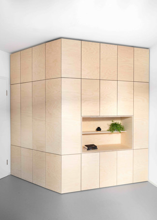 Maßgefertigter Eckschrank