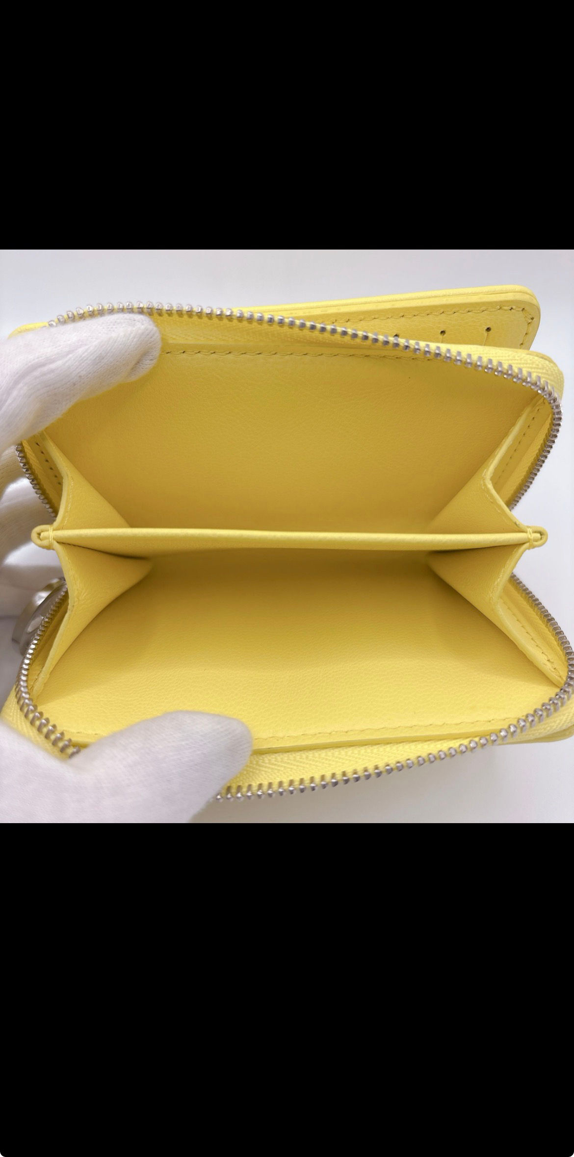 limited edition Louis Vuitton Coussin Portefeuille Lou yellow wallet
