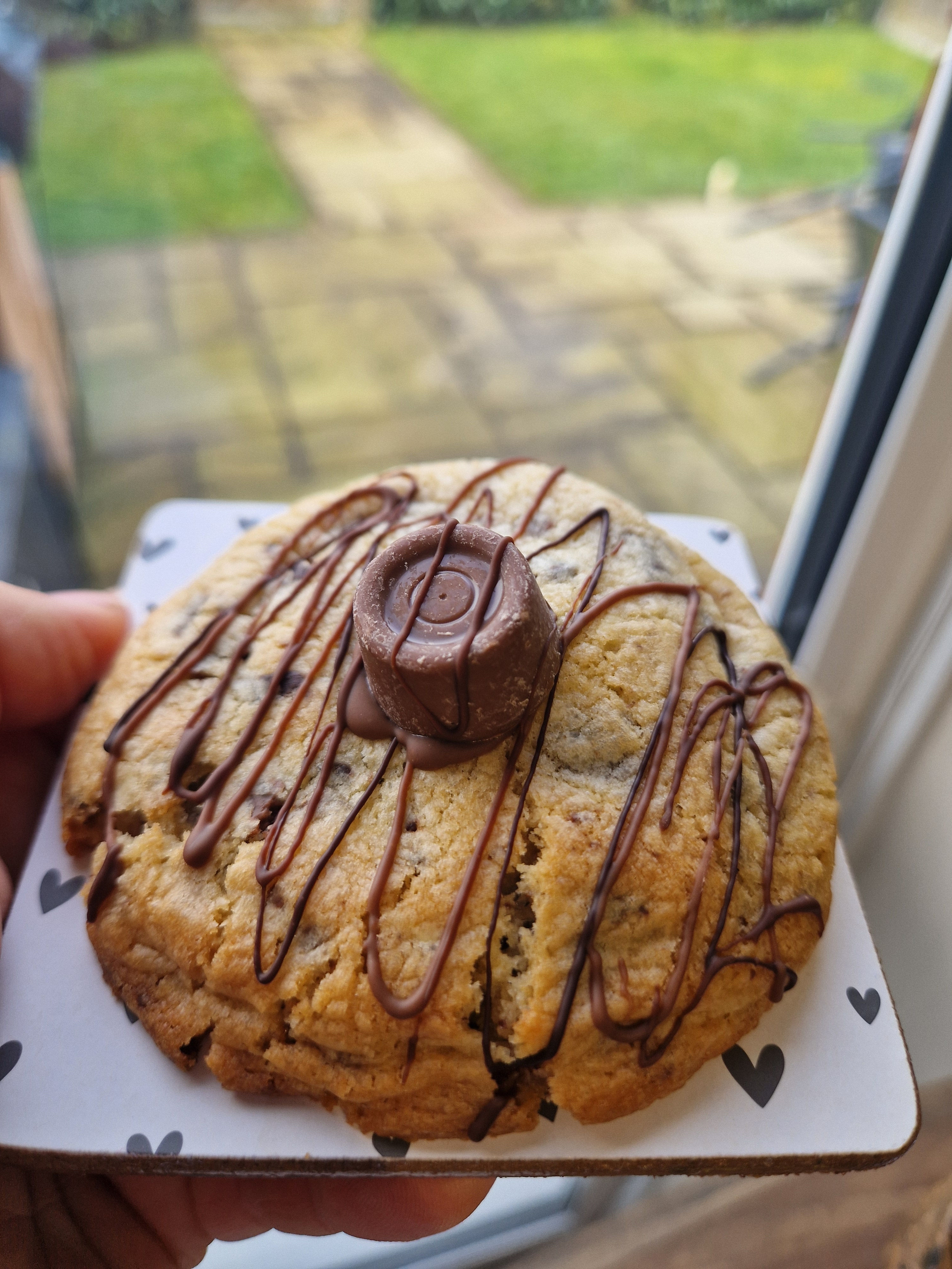 🍪 Rolo Stuffed Cookie