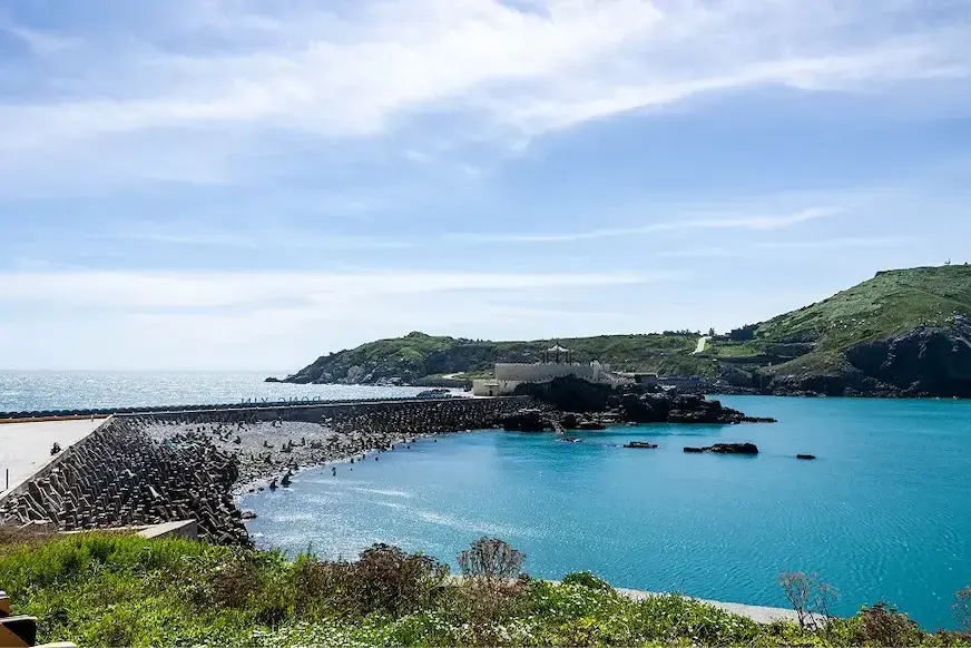 馬祖東引中柱港開闊的海岸線