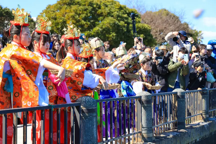 湘南江之島春祭武者行列遊行活動場景
