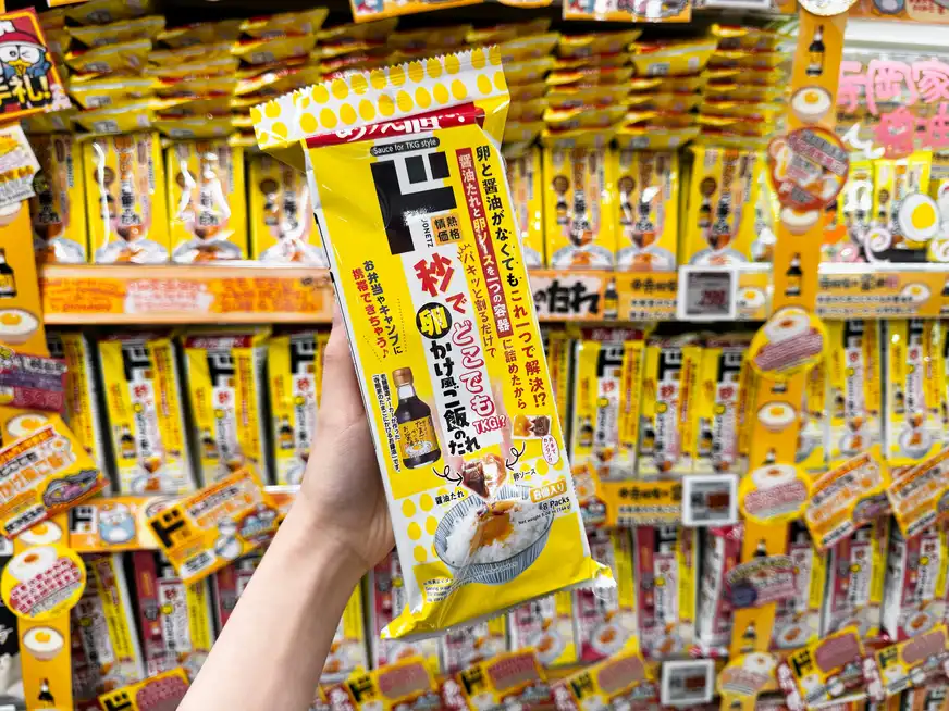 寺岡家生蛋醬油拌飯醬除了拌白飯，也適合用在炒菜或拌麵，是一款日常實用、簡單好上手的調味新品。