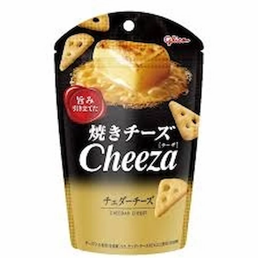 「Glico Cheeza 起司餅乾」入口時起司味明顯，薄餅口感酥脆
