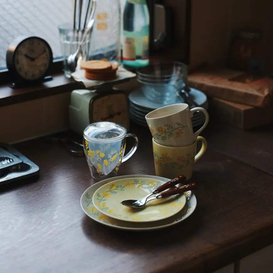 春天香氛與餐具器皿打造居家空間