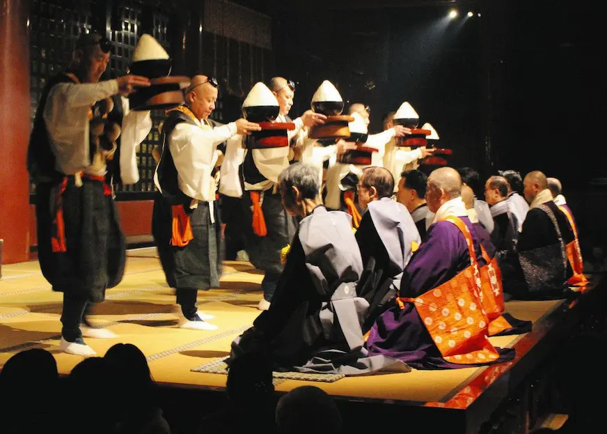 輪王寺強飯式儀式進行畫面