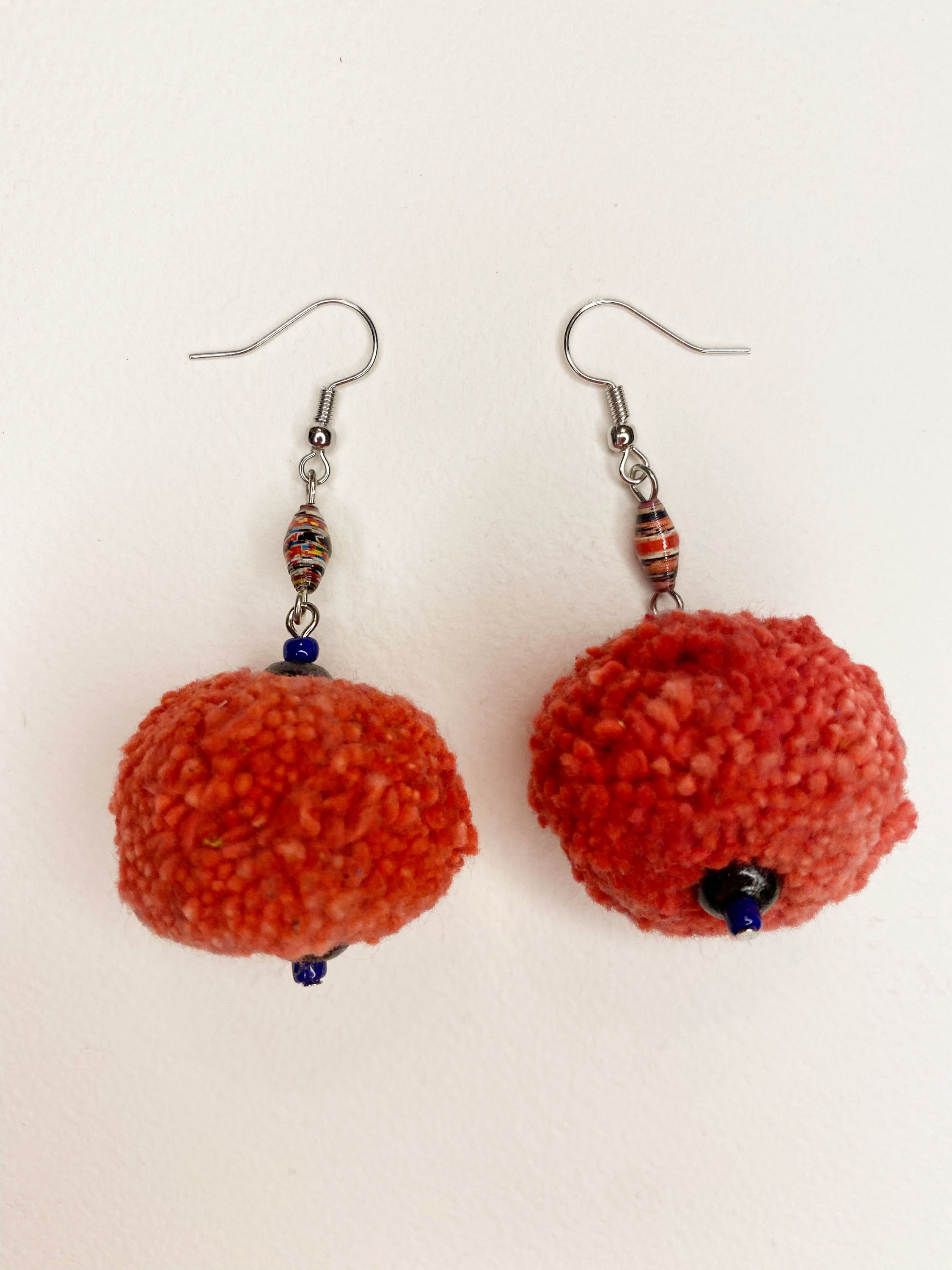 Pompoms Earrings (red)