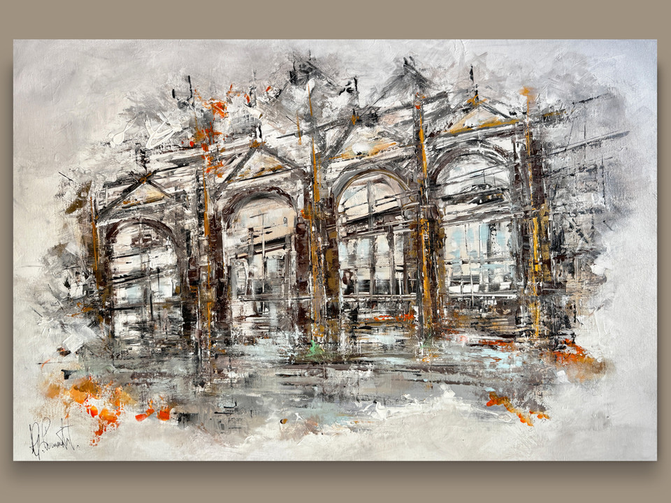 Arcate di una facciata antica di Milano