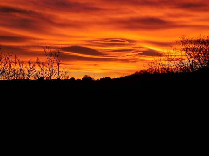 coucher de soleil au village