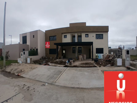 ALQUILER Bº RINCONES DE MANANTIALES 3 DORMITORIOS 3 BAÑOS FRENTE A PLAZA MZA 65 L25A