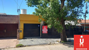 VENTA Bº RIVADAVIA PATQUIA 2157 CASA 5 DORMITORIOS 2 BAÑOS GARAJE A MTS SABATTINI