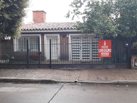 VENTA Bº CRISOL MONSERRAT 2358 3 DORMITORIOS 2 BAÑOS Y PATIO CON PISCINA