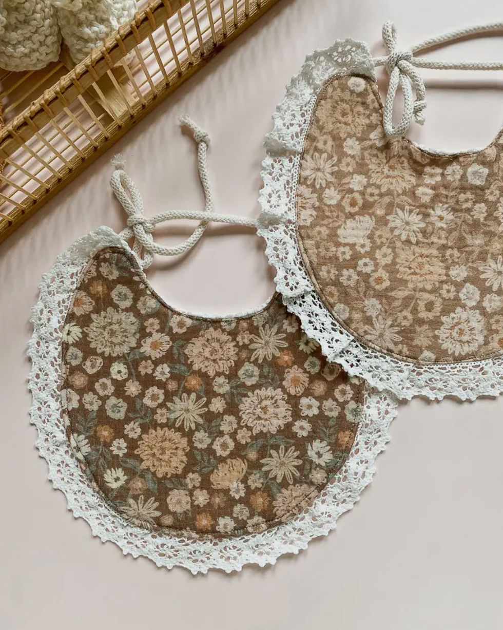 Thumbnail: Bavoir - Evelina Bohoo