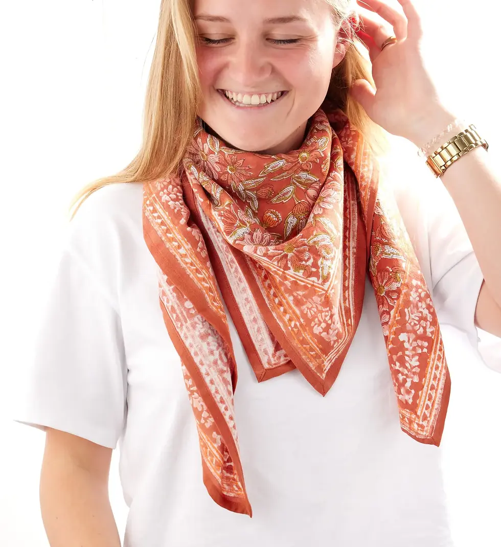 Thumbnail:  Foulard imprimé "Fleurs Indiennes" Meera terracotta