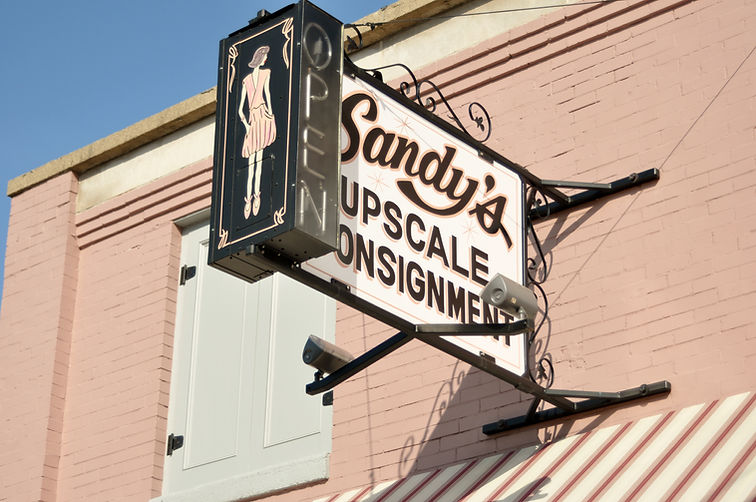 Sandy's Upscale Consignment Resale Shopping Wisconsin