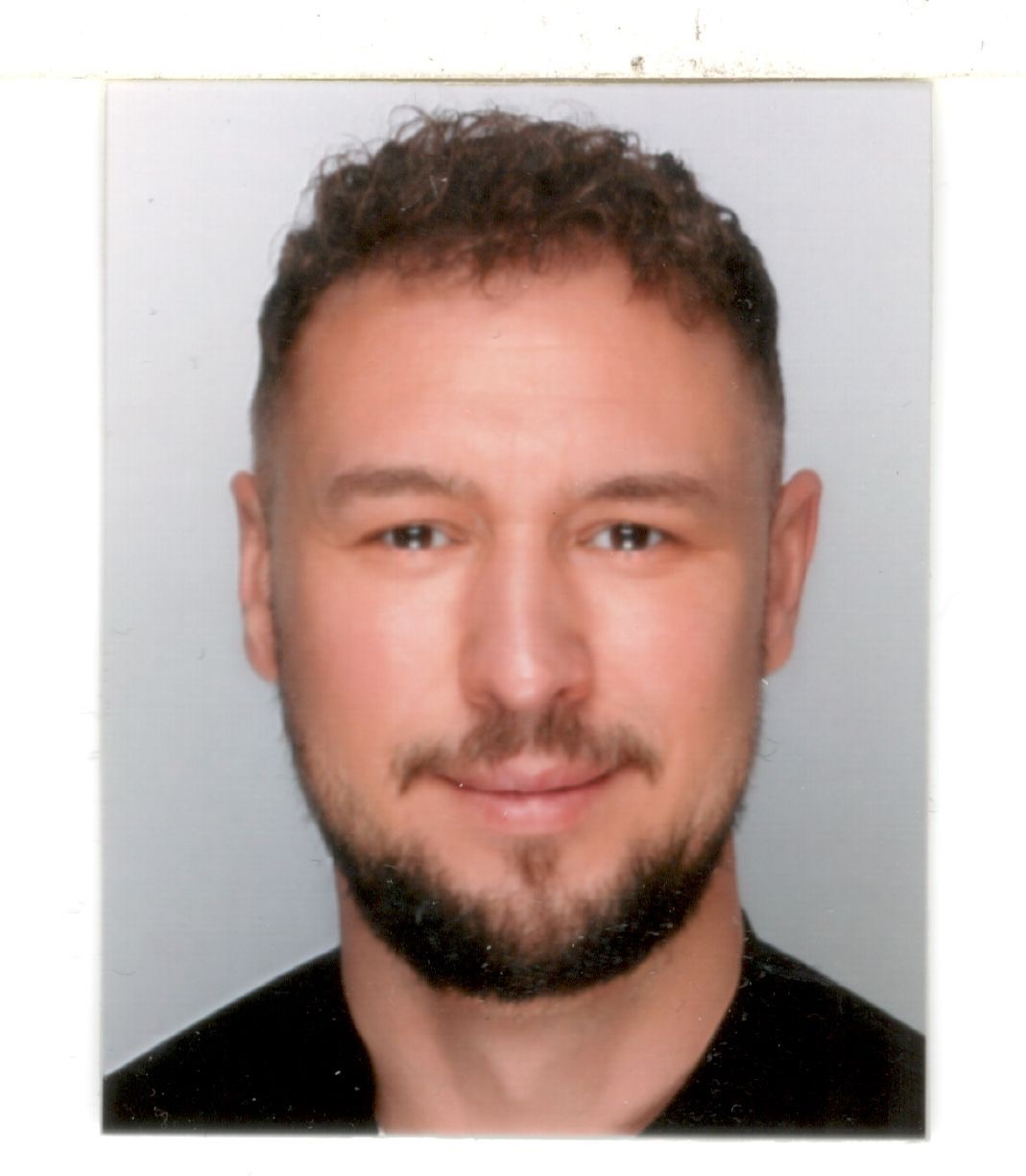 VladKrik_Foto_Pass.jpg