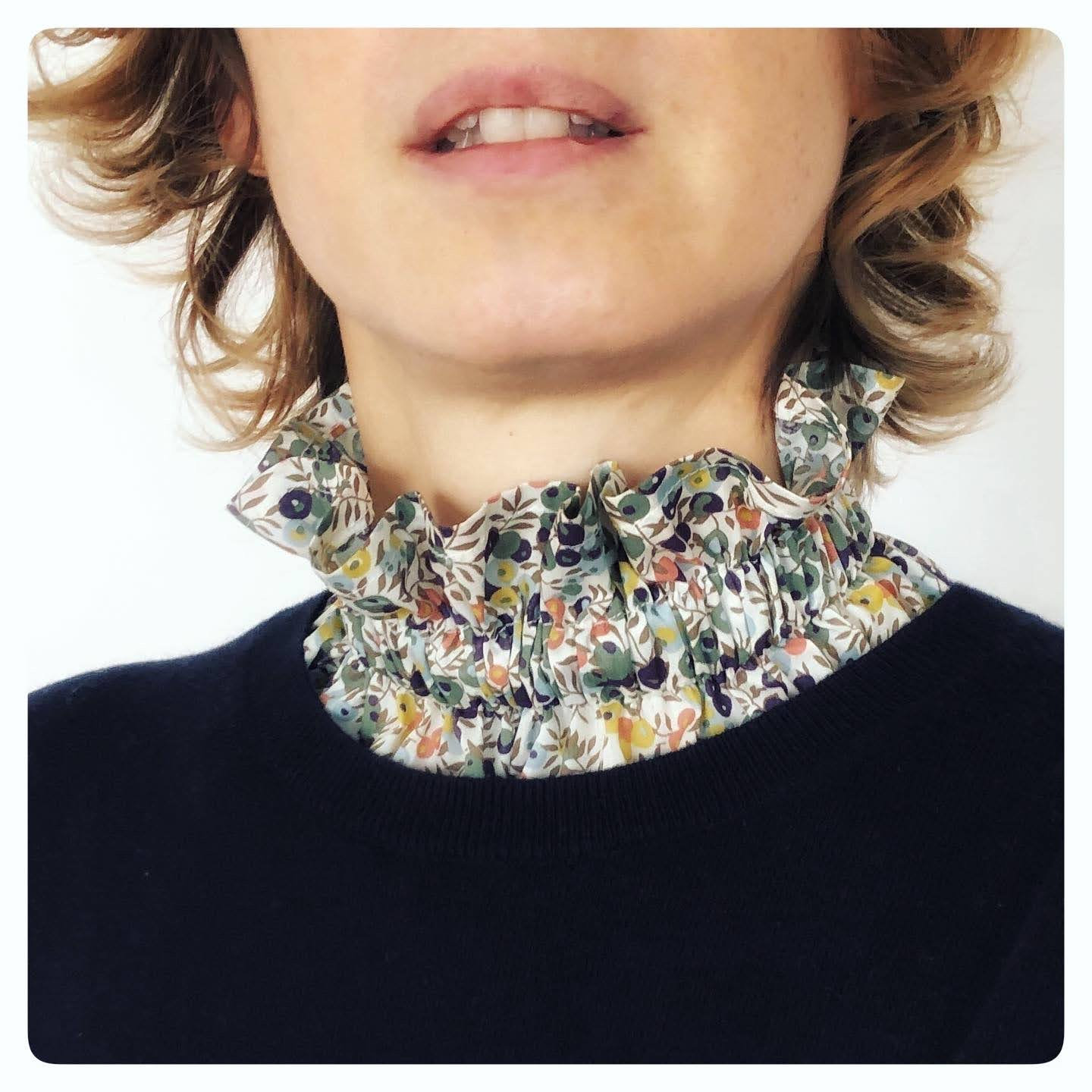 Col froufrou Clearance