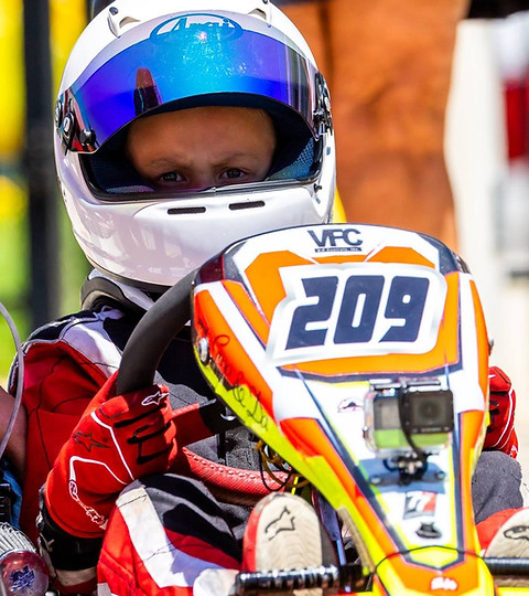 34385979_619207351784231_779864261638750