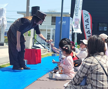 岐阜ハウジングギャラリー様にパフォーマンスした際の写真