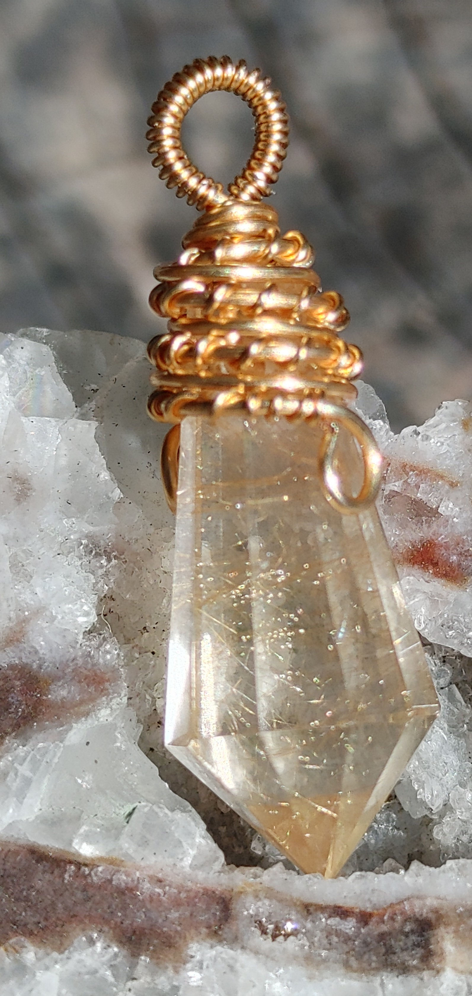 Tibetan 432hz Mini Gold Rutile Vogel Wand Gold Coil Pendant 