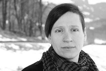 Roni portrait bw - web.jpg