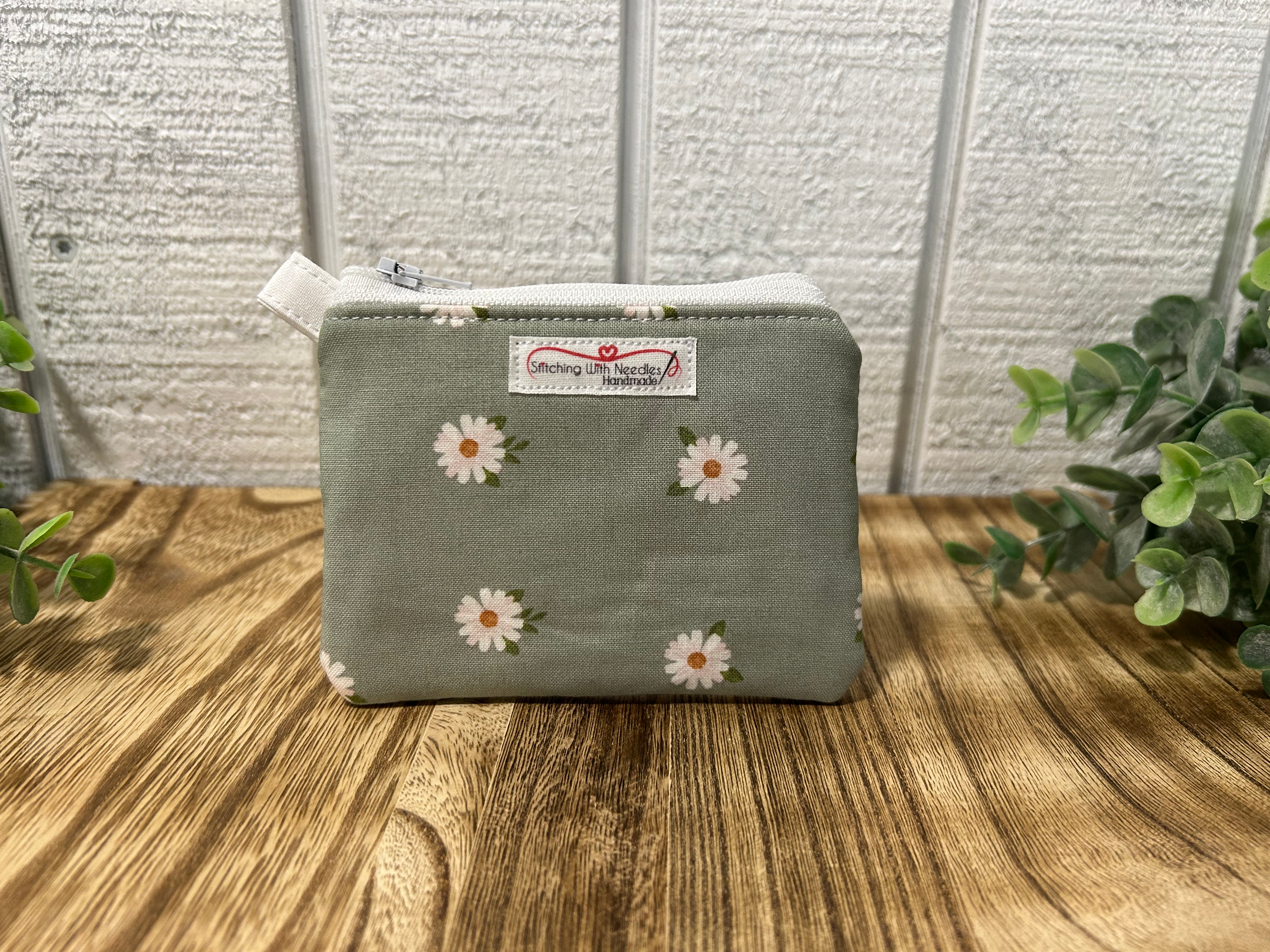Sage Daisy Coin Pouch/Keychain Wallet