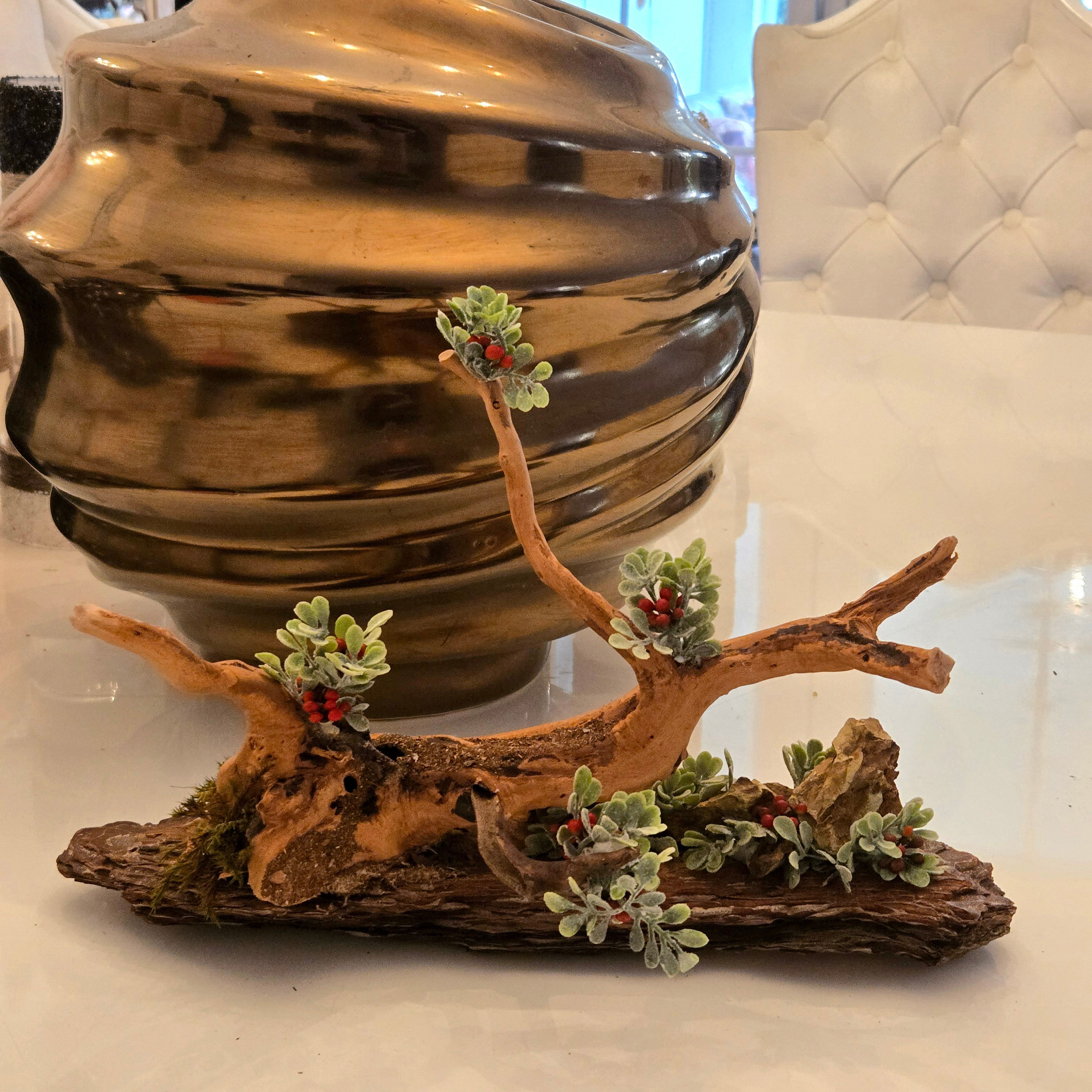 El Yapımı Doğal Ağaç Gövdesi Masa Üstü Dekor – Kırmızı Meyveli Rustik