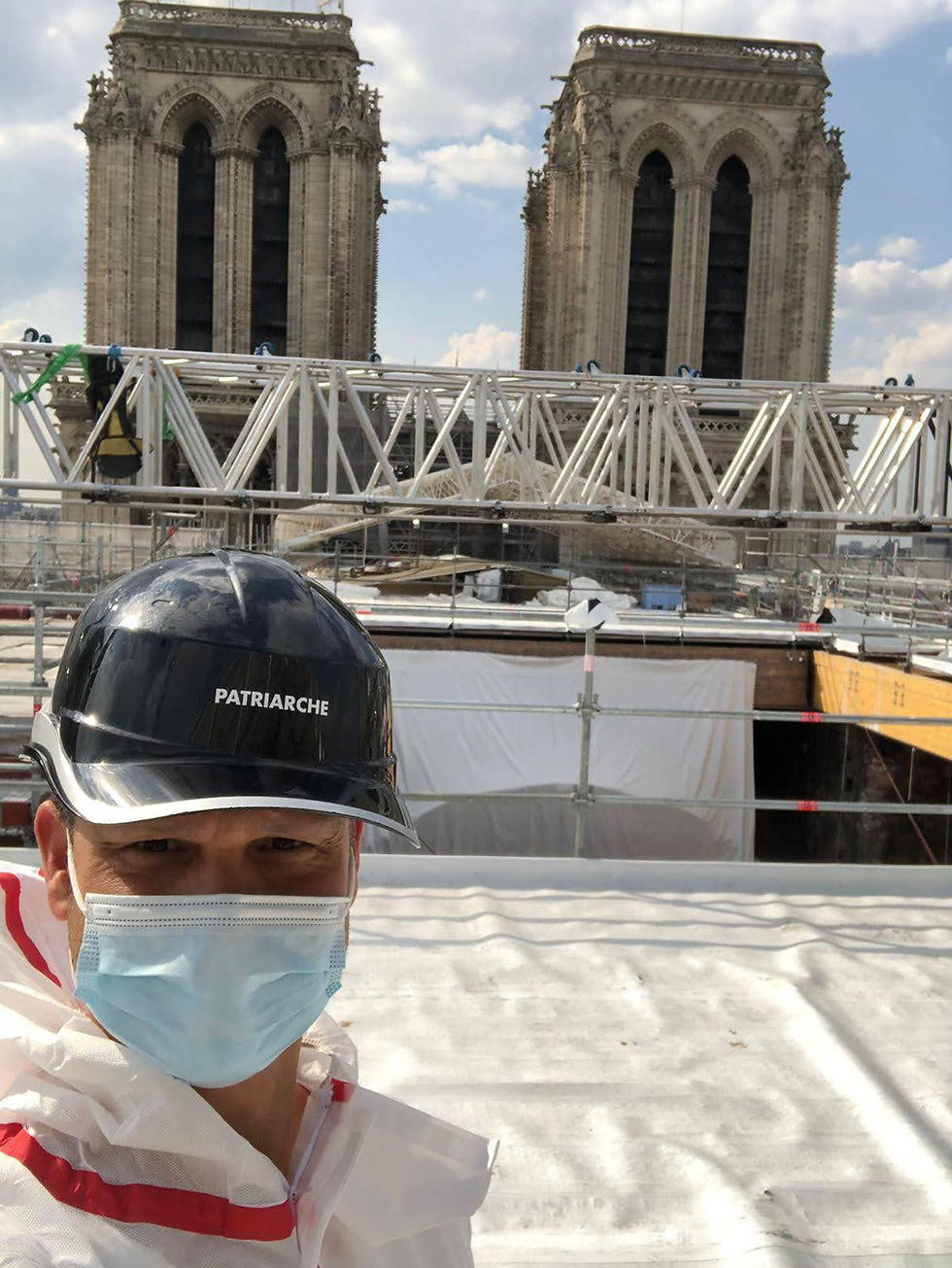 De la construction de bâtiments universitaires, de logements, d'équipements sportifs et culturels, de cathédrales