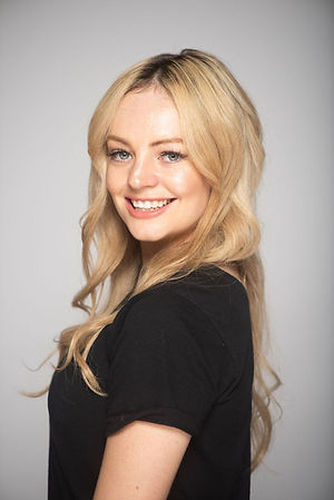 Danielle grace headshot 2.jpg