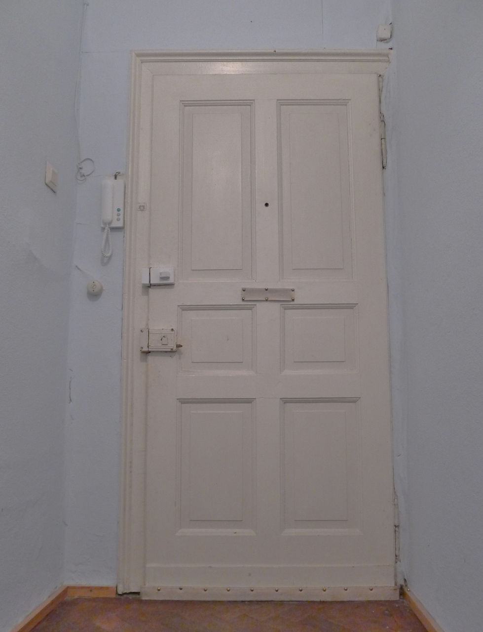 E.JPG