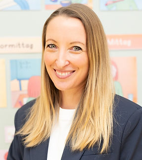 Frau Katharina Schippl_edited.jpg